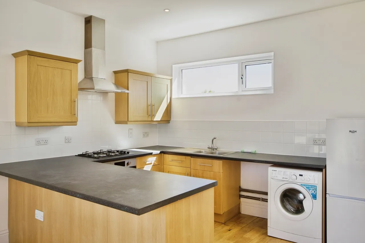 Steele Road, London, E11, photo 8