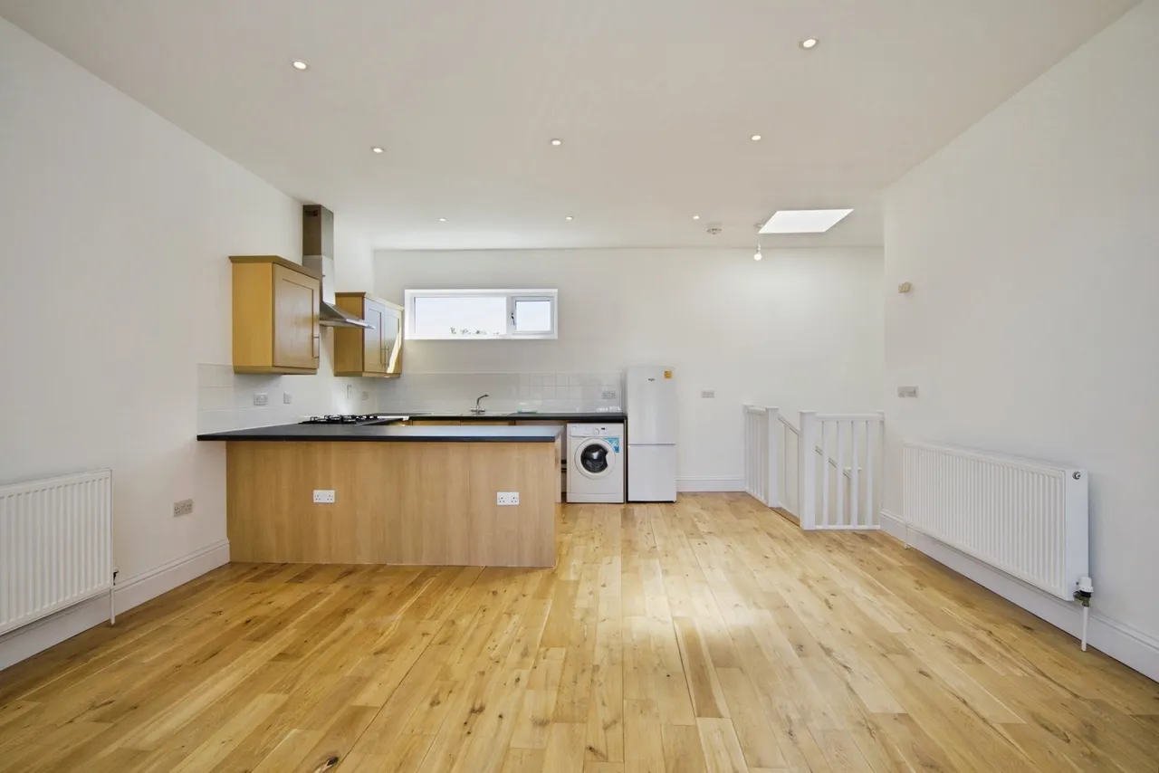 Steele Road, London, E11, photo 9