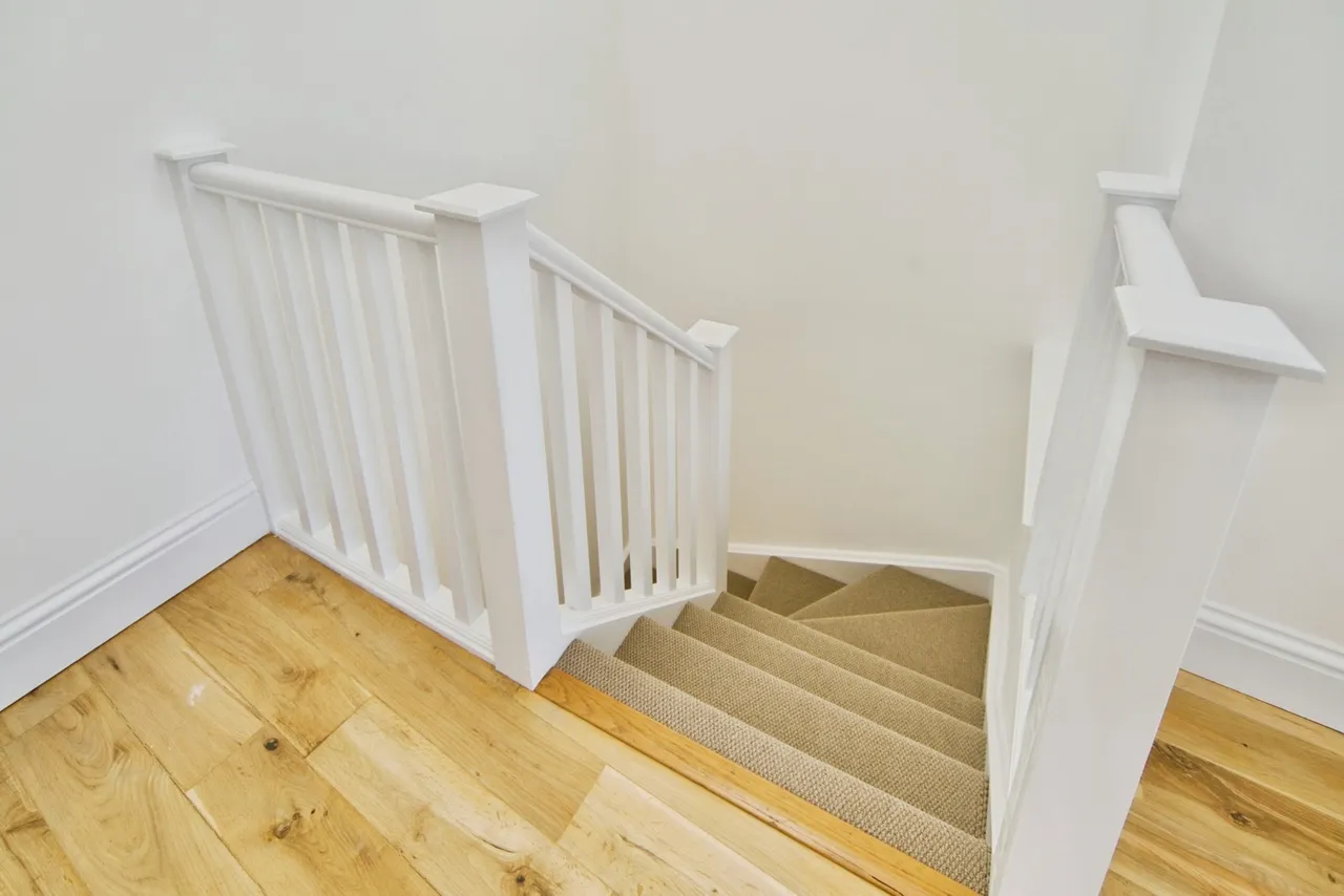 Steele Road, London, E11, photo 11