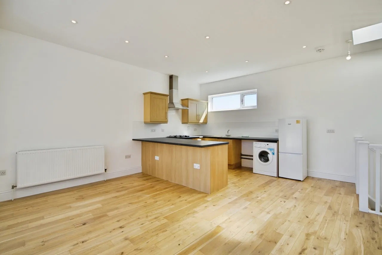 Steele Road, London, E11, photo 4