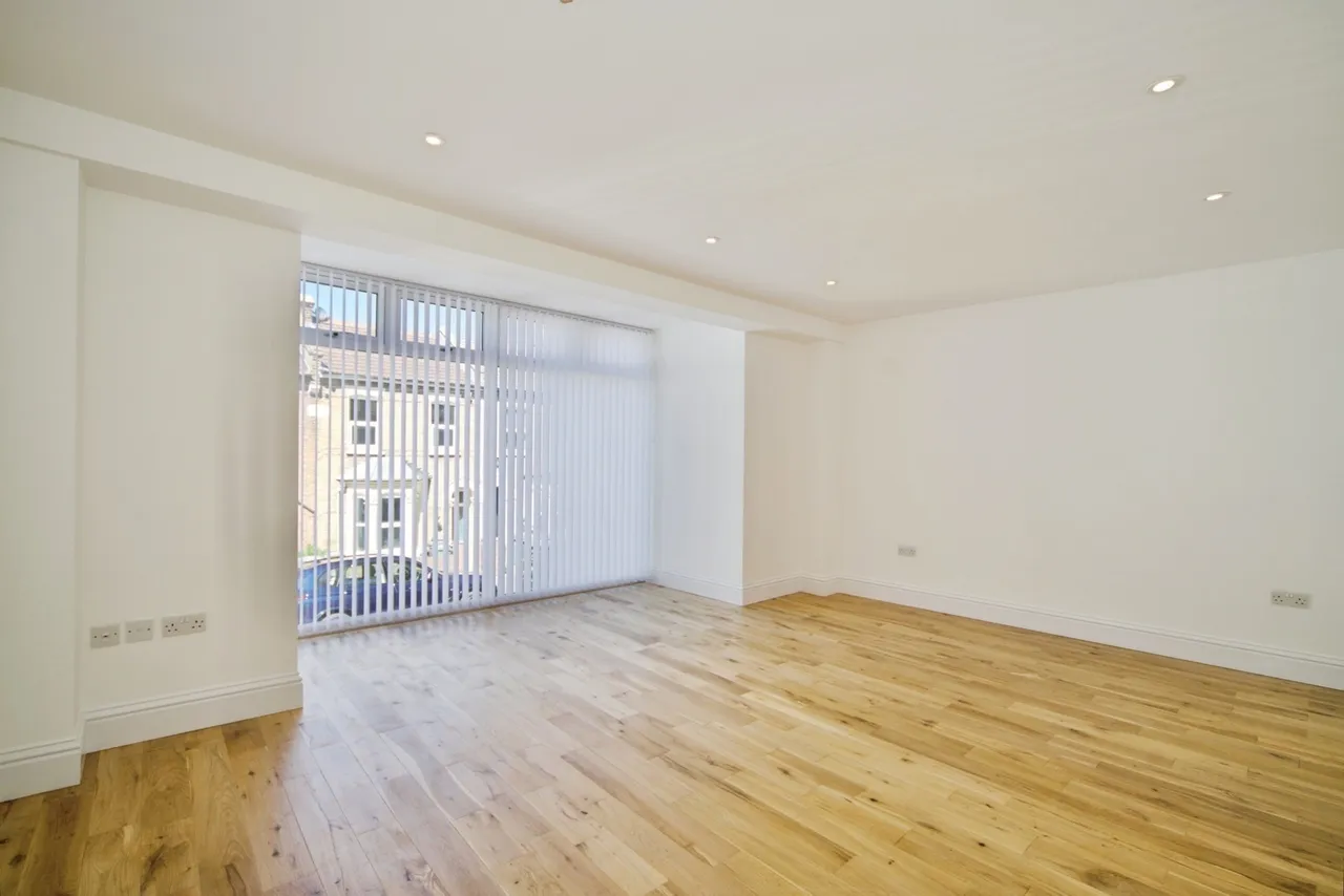 Steele Road, London, E11, photo 20