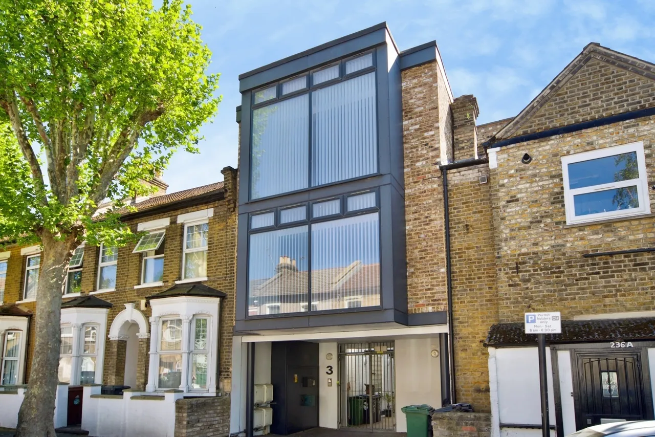 1 bed house for sale — Steele Road, London, E11
