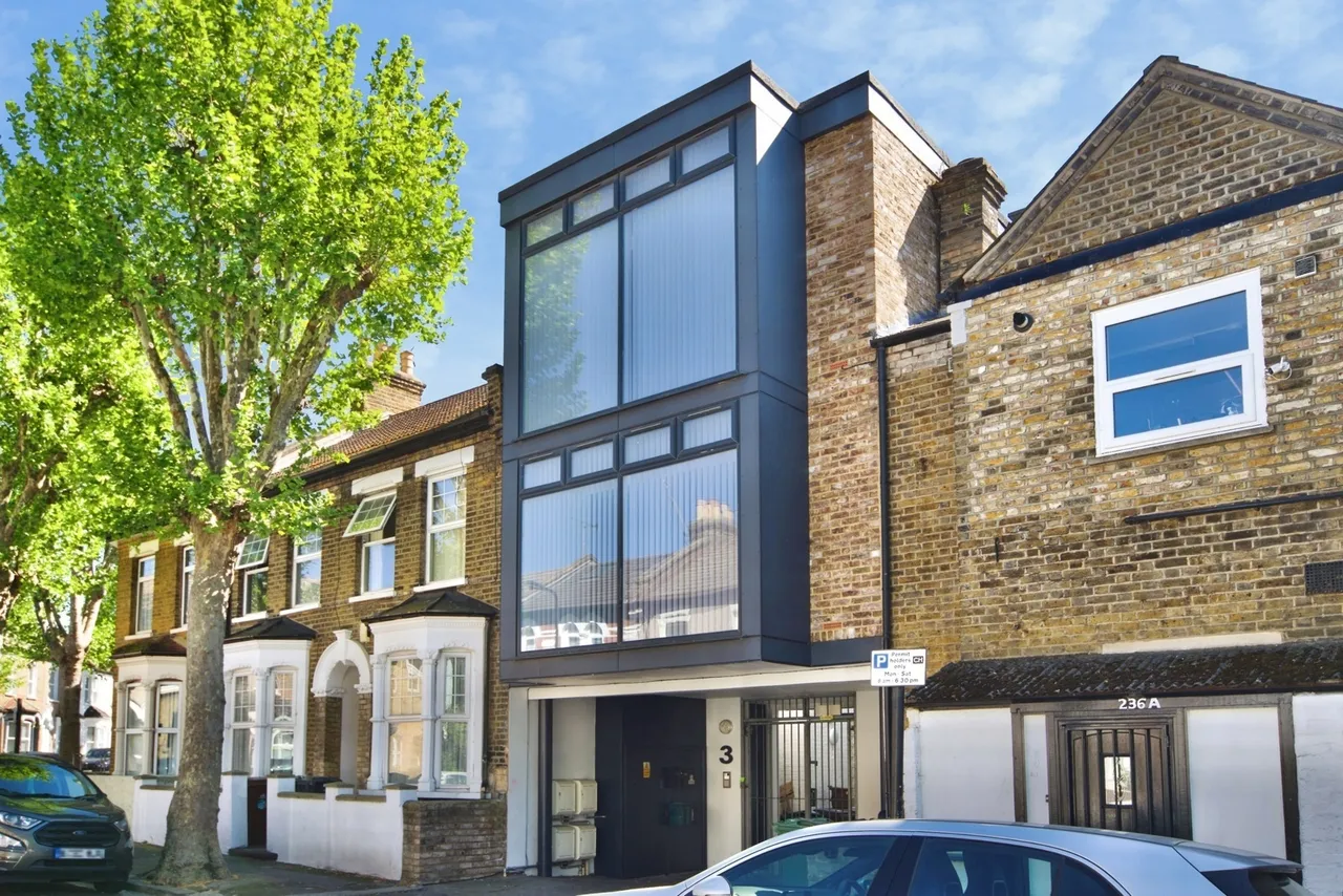 Steele Road, London, E11, photo 12