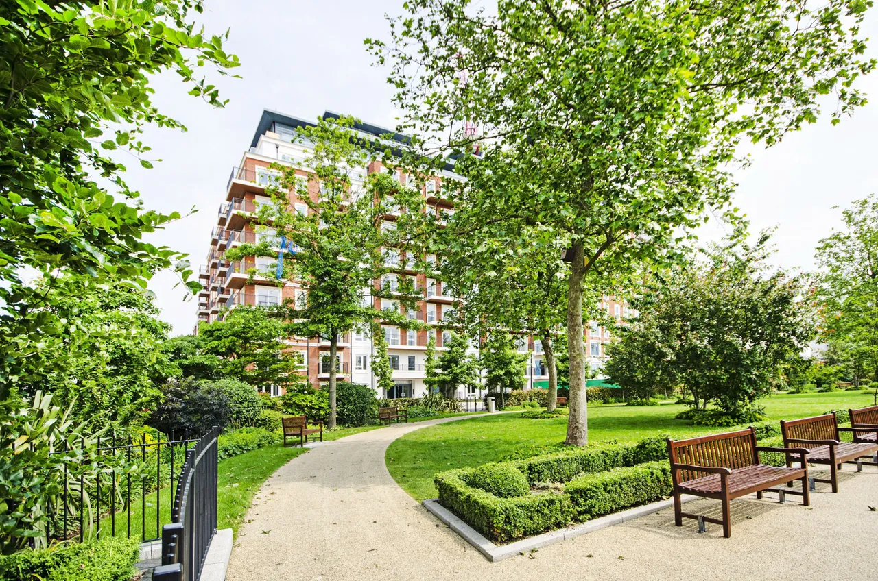 24 Empire House, 6 East Drive, London, photo 12