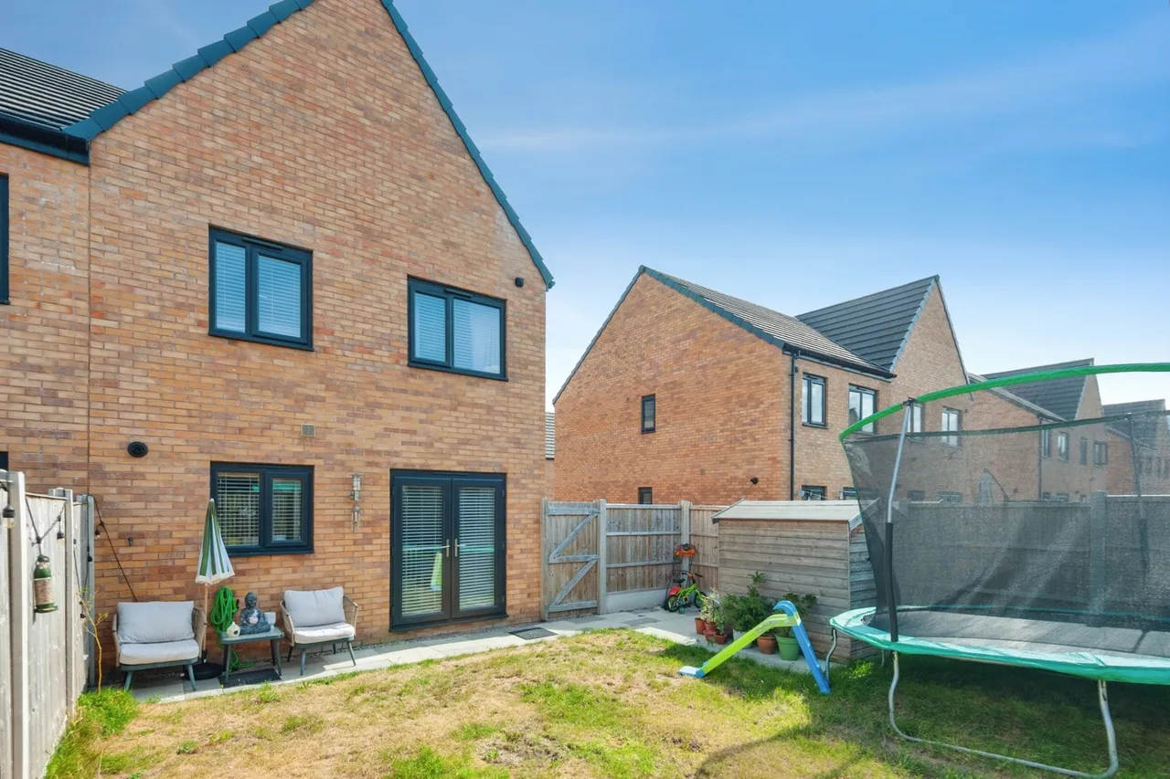 Harriers Crescent, Kirkby, L32, photo 17