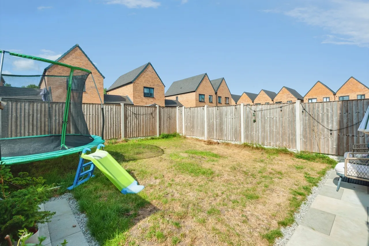 Harriers Crescent, Kirkby, L32, photo 18