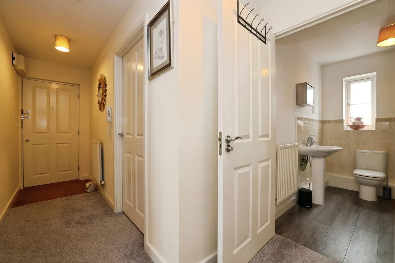 Minnow Close, Calne, SN11, photo 9