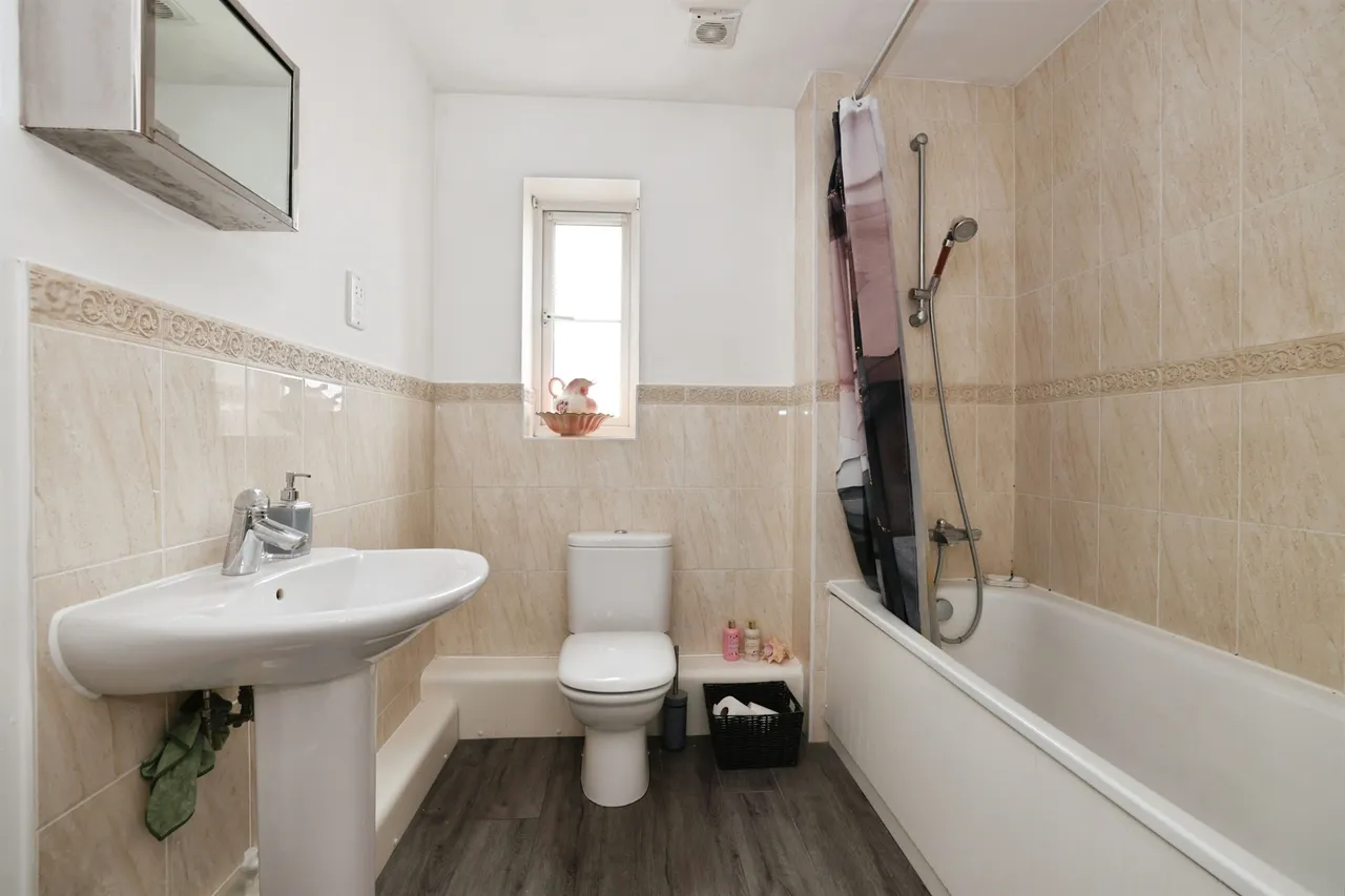 Minnow Close, Calne, SN11, photo 6