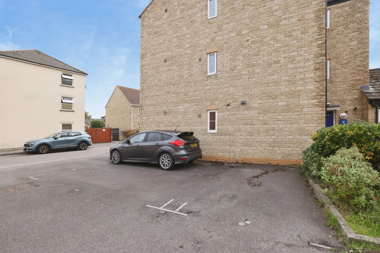Minnow Close, Calne, SN11, photo 7