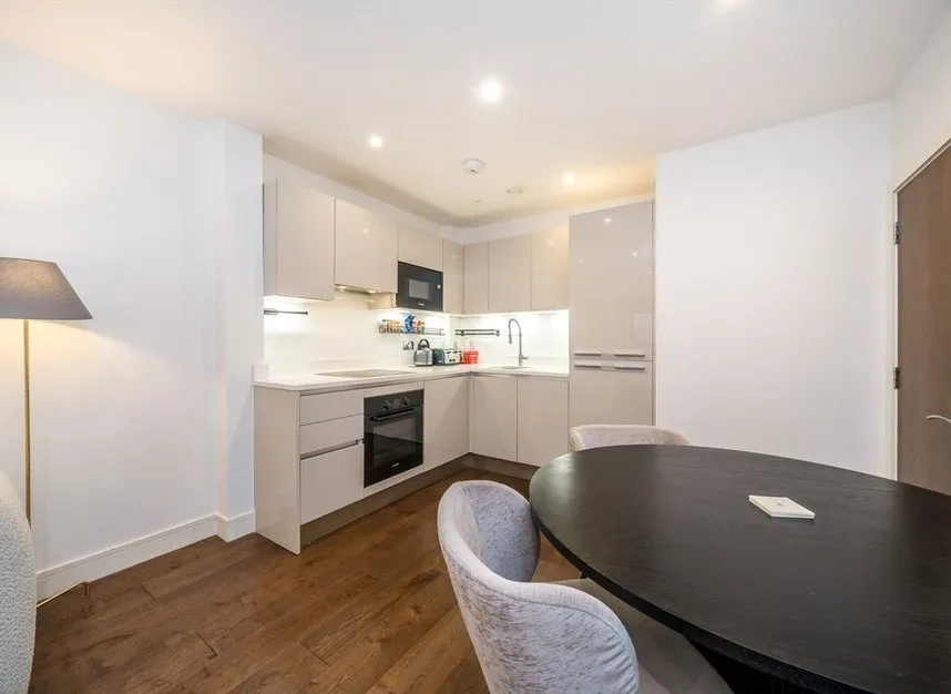 North End Road, London, W14, photo 6