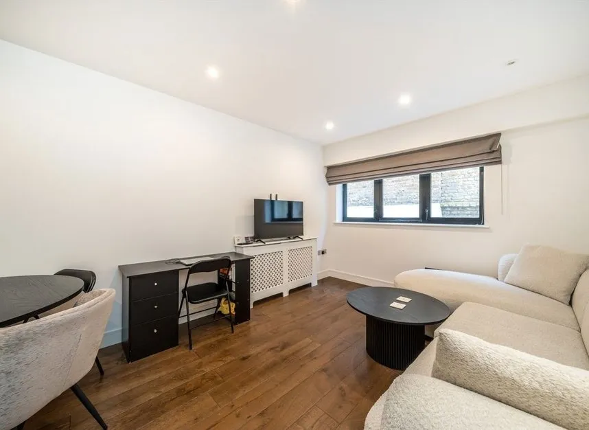 North End Road, London, W14, photo 3