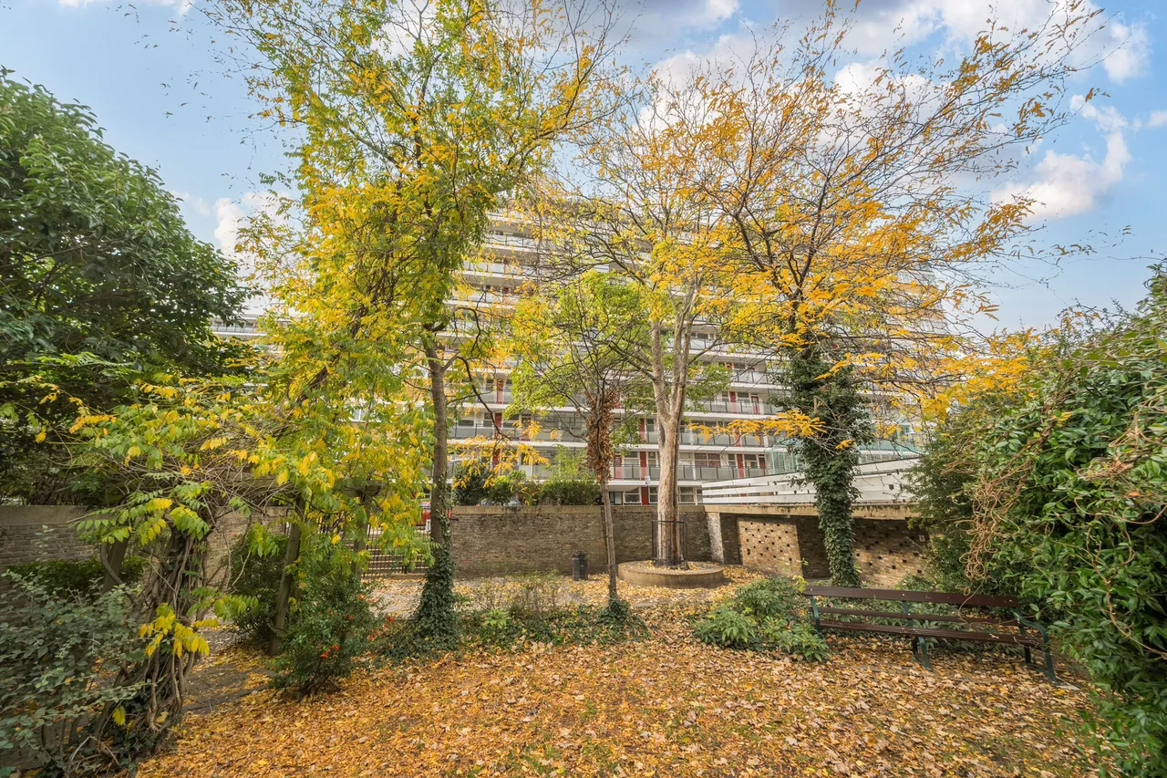 43 Bramwell House, Churchill Gardens, London, photo 8