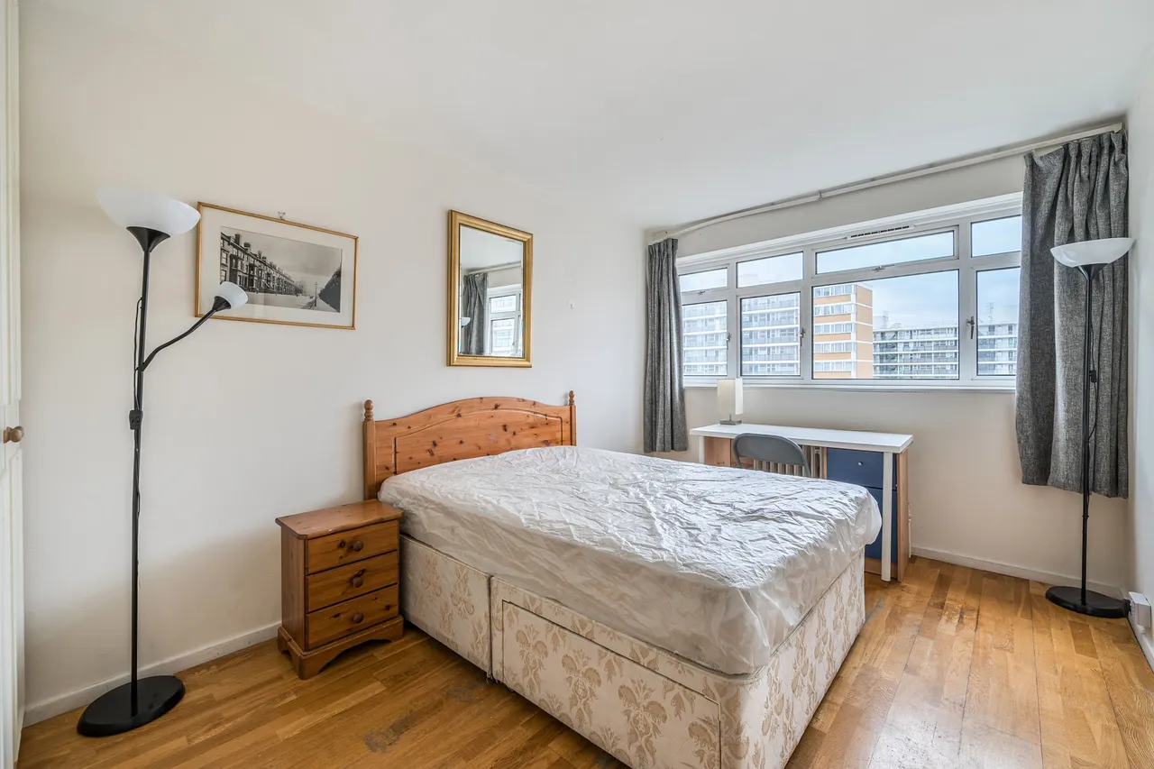 43 Bramwell House, Churchill Gardens, London, photo 10