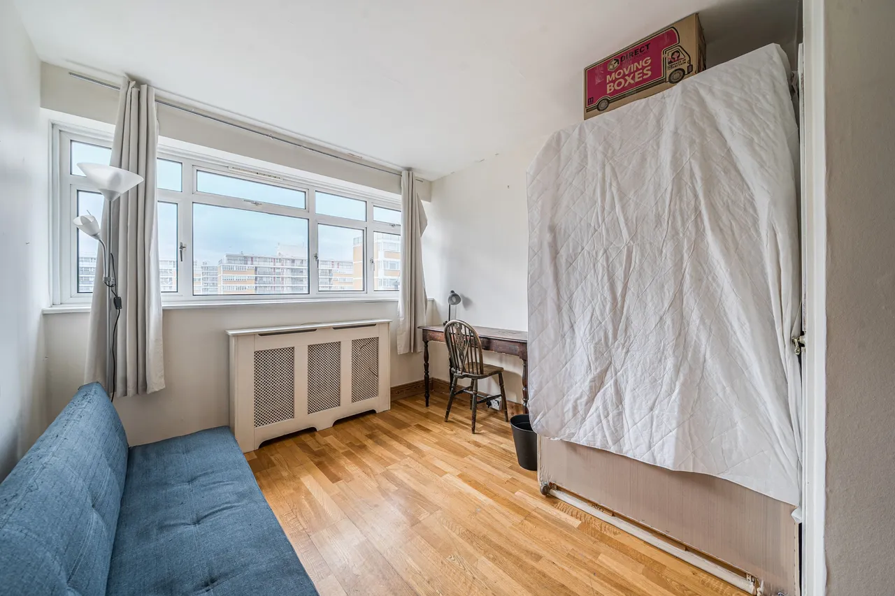 43 Bramwell House, Churchill Gardens, London, photo 12