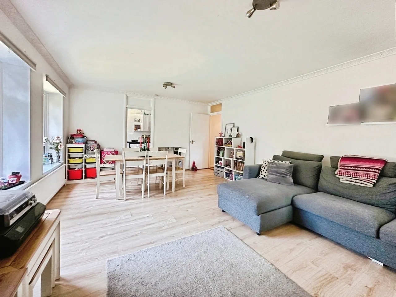 Dawsmere Close, Camberley, Surrey, GU15 1ST, photo 2