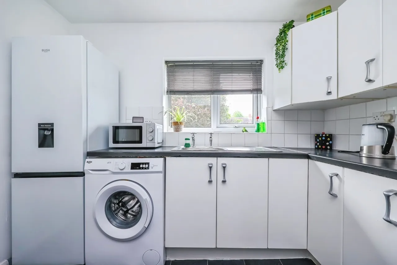 Glapton Lane, Clifton, Nottingham, NG11, photo 7