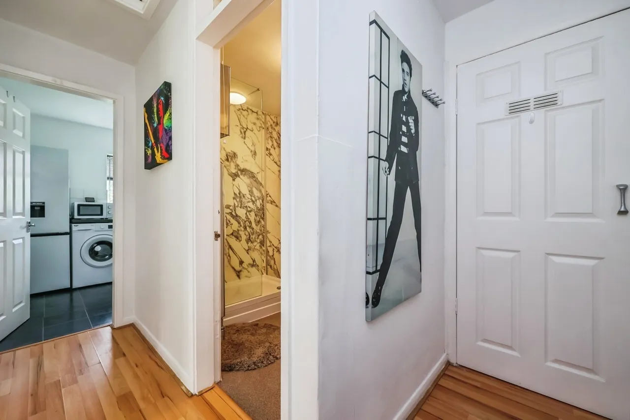 Glapton Lane, Clifton, Nottingham, NG11, photo 10