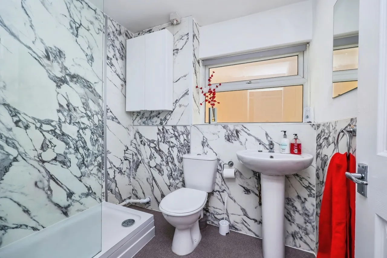 Glapton Lane, Clifton, Nottingham, NG11, photo 4