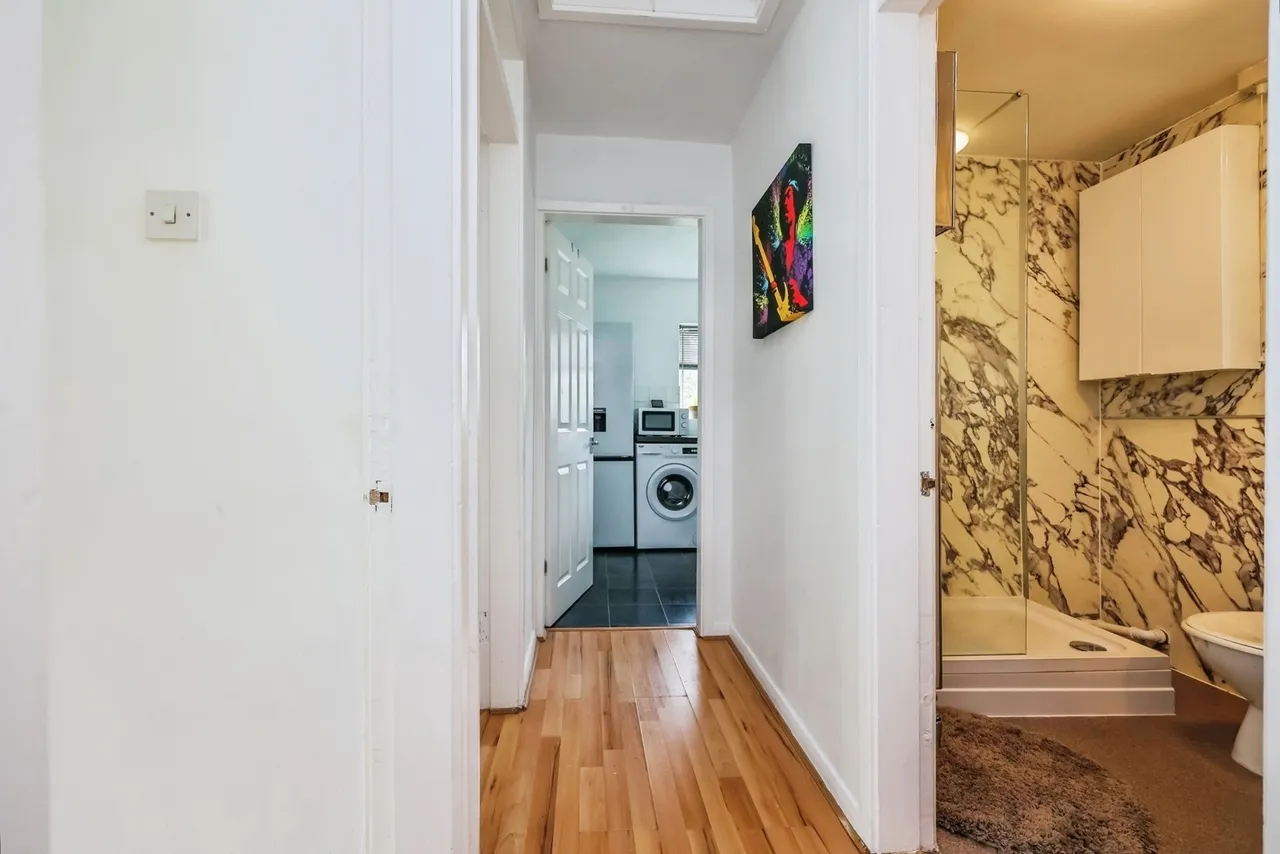 Glapton Lane, Clifton, Nottingham, NG11, photo 11
