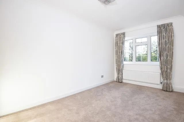 Myrtleside Close, Northwood, HA6, photo 8