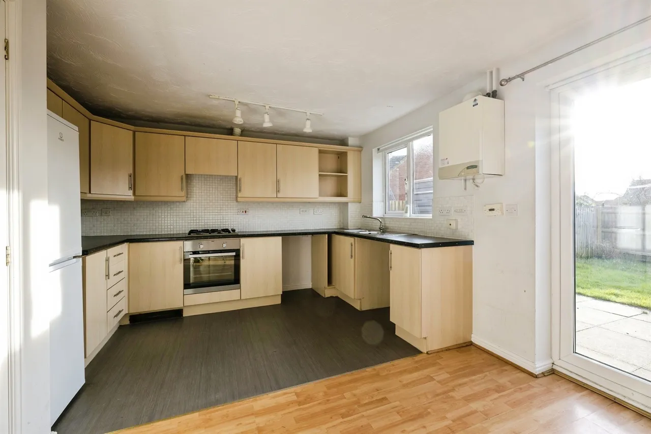 Highclere Road, Peterborough, PE7, photo 2