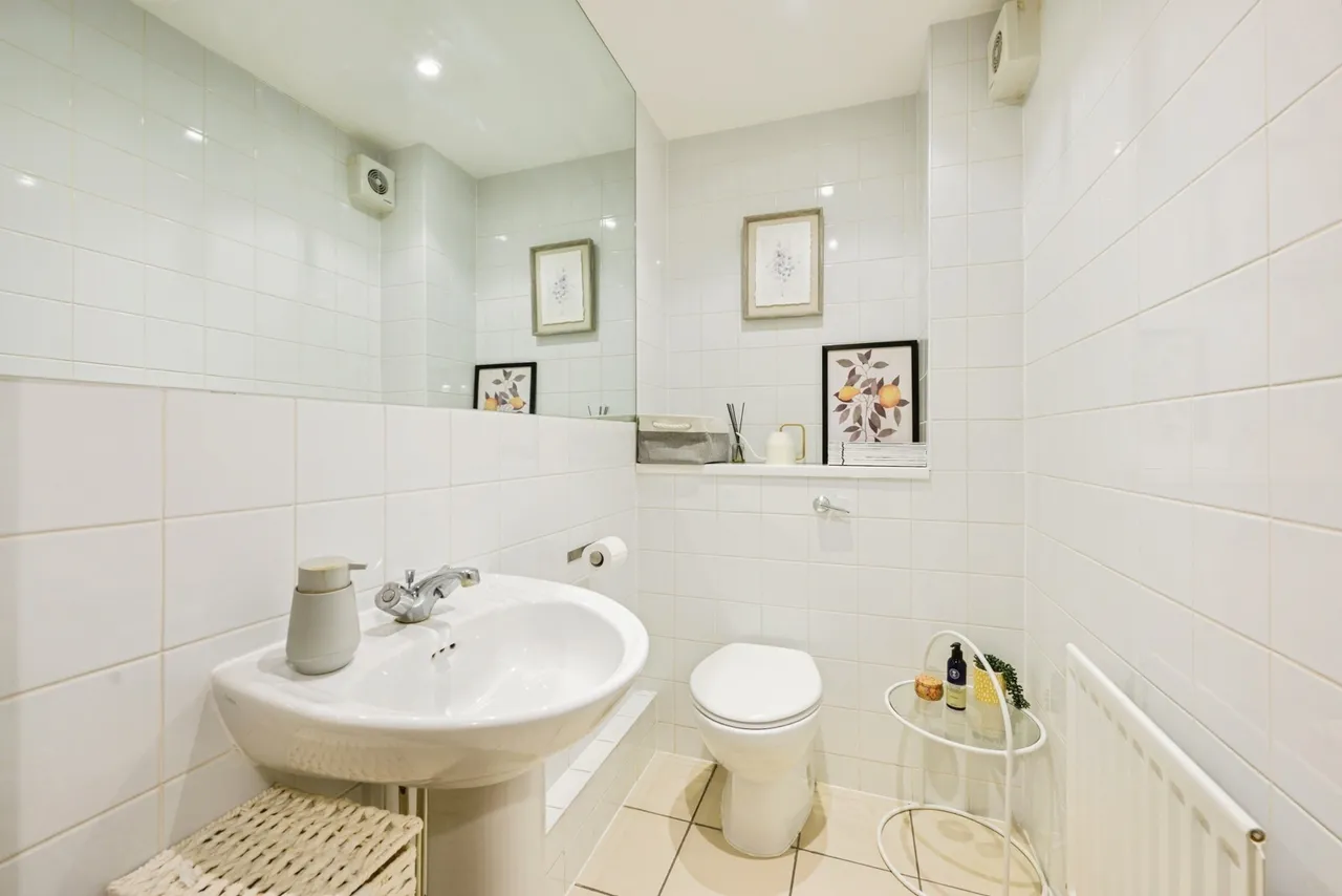 Chilberton Drive, Redhill, RH1, photo 12