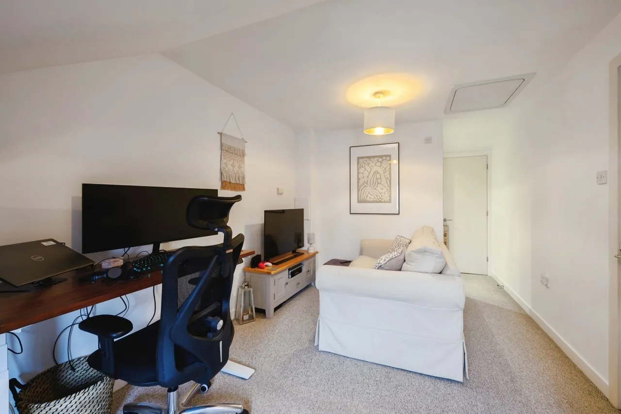 Chilberton Drive, Redhill, RH1, photo 14
