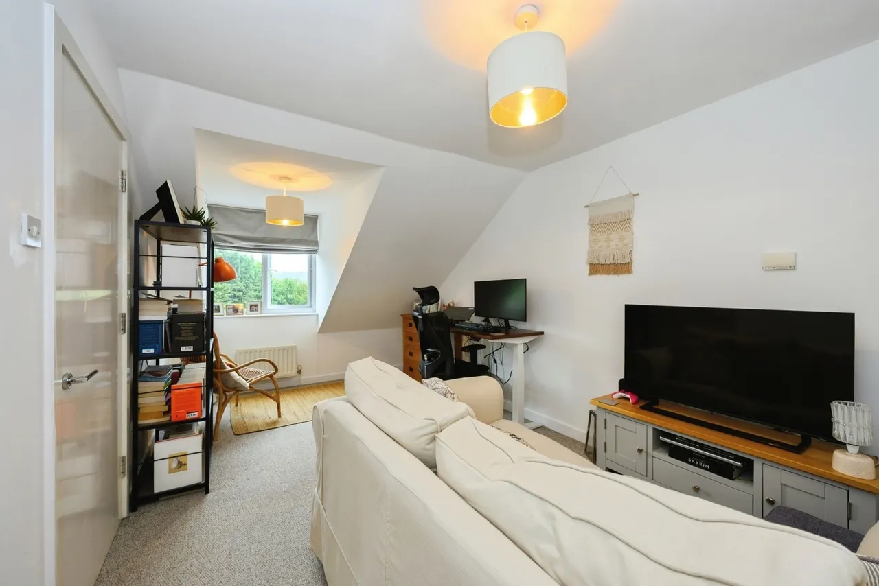 Chilberton Drive, Redhill, RH1, photo 13