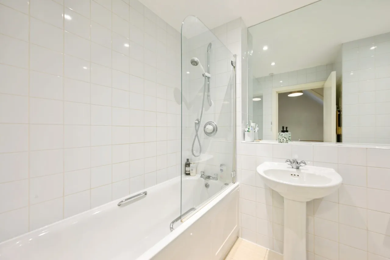 Chilberton Drive, Redhill, RH1, photo 5