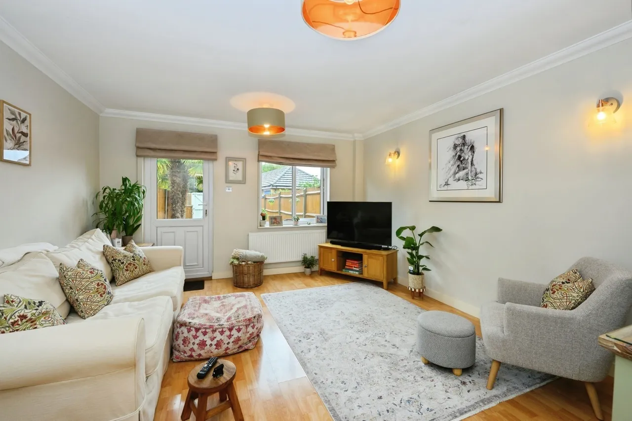 Chilberton Drive, Redhill, RH1, photo 2