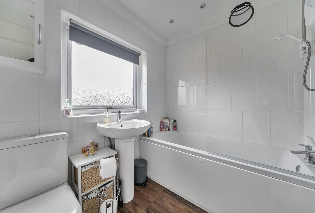 Beaufort Road, Gloucestershire, Yate, BS37 5DS, photo 8