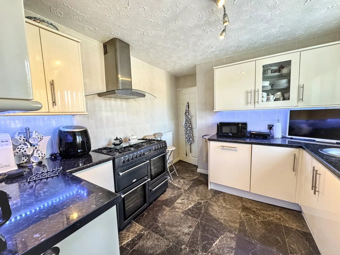 Ffordd Y Berllan, Towyn, Conwy, LL22 9LZ, photo 10