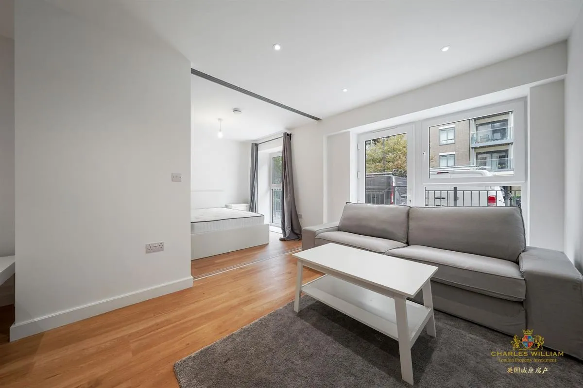 Flat , Finlay House, Commander Avenue, London, photo 9