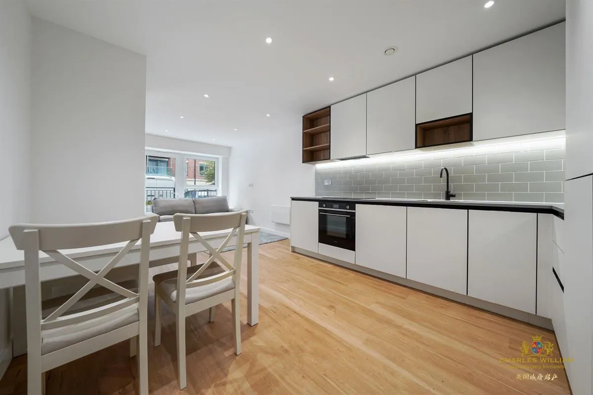 Flat , Finlay House, Commander Avenue, London, photo 4