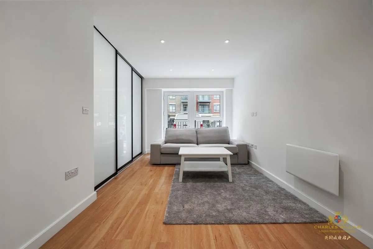 Flat , Finlay House, Commander Avenue, London, photo 8