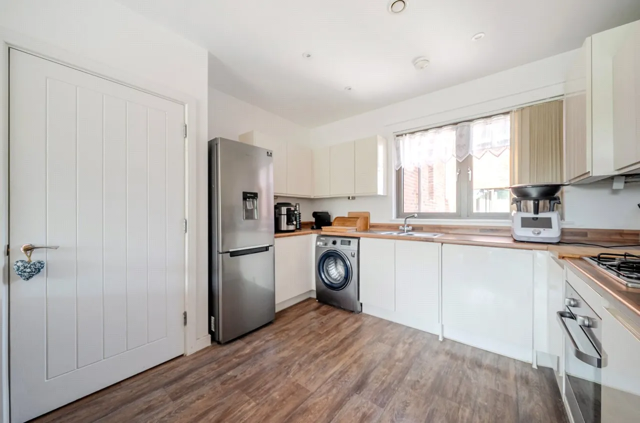 Walnut Tree Close, Guildford, GU1, photo 5