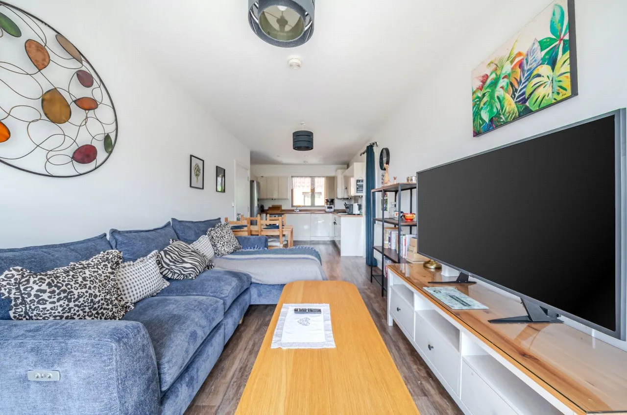 Walnut Tree Close, Guildford, GU1, photo 4
