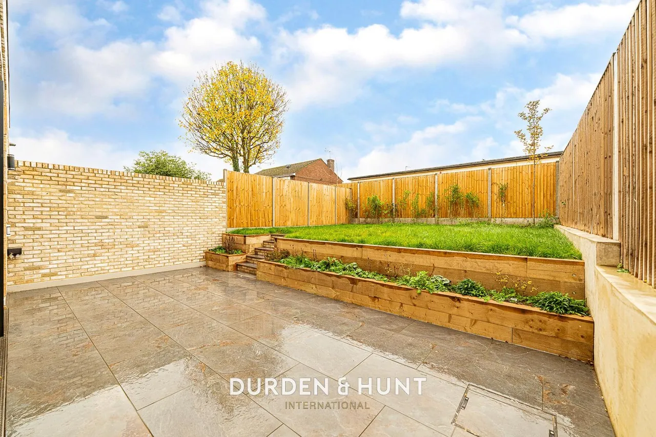 Palmerston Road, Buckhurst Hill, IG9, photo 43