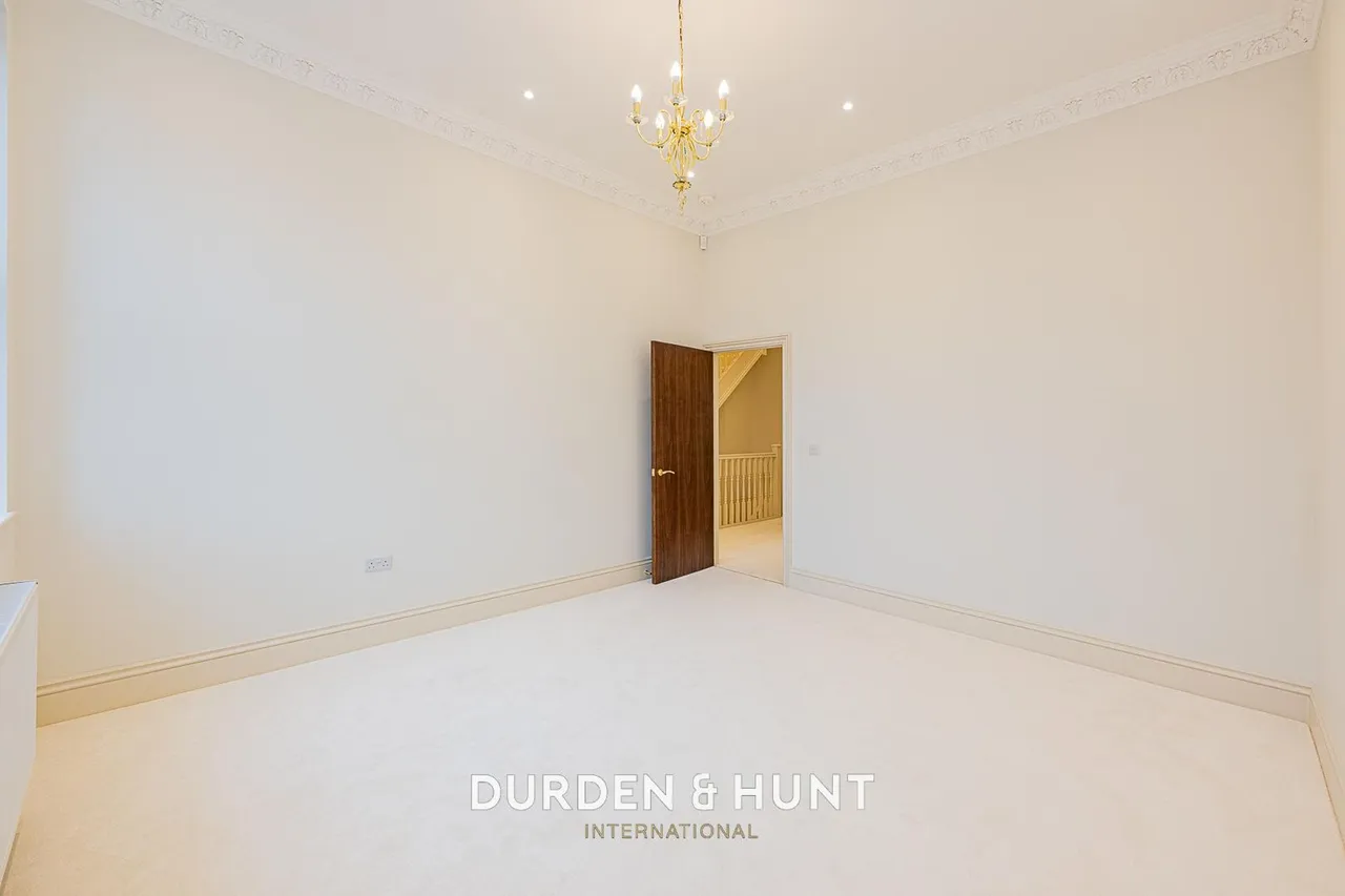 Palmerston Road, Buckhurst Hill, IG9, photo 24