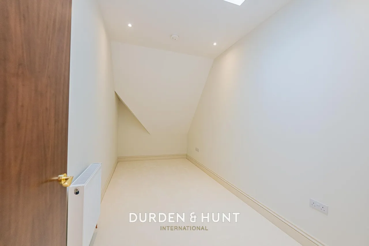 Palmerston Road, Buckhurst Hill, IG9, photo 41