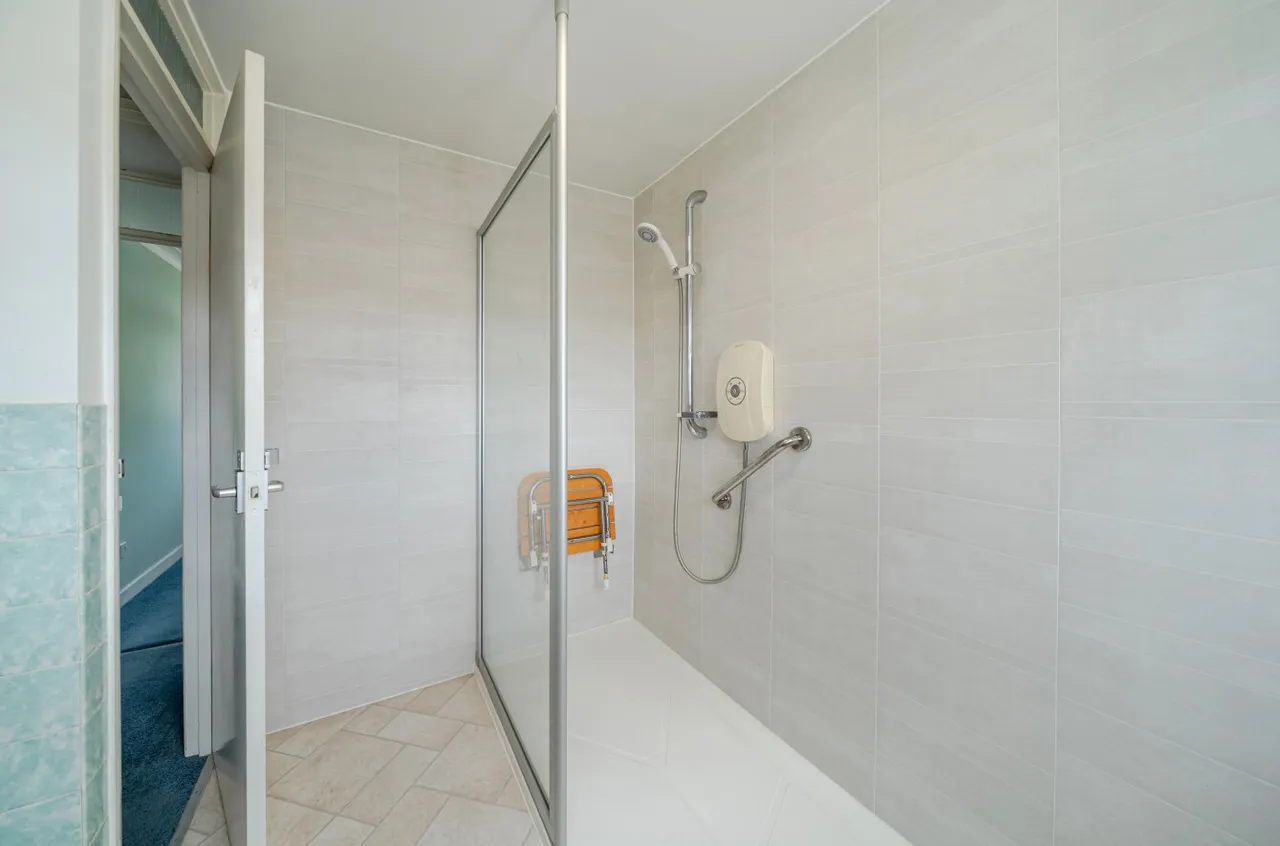 Sandy Lane, Farnborough, Hampshire, GU14 9JB, photo 13
