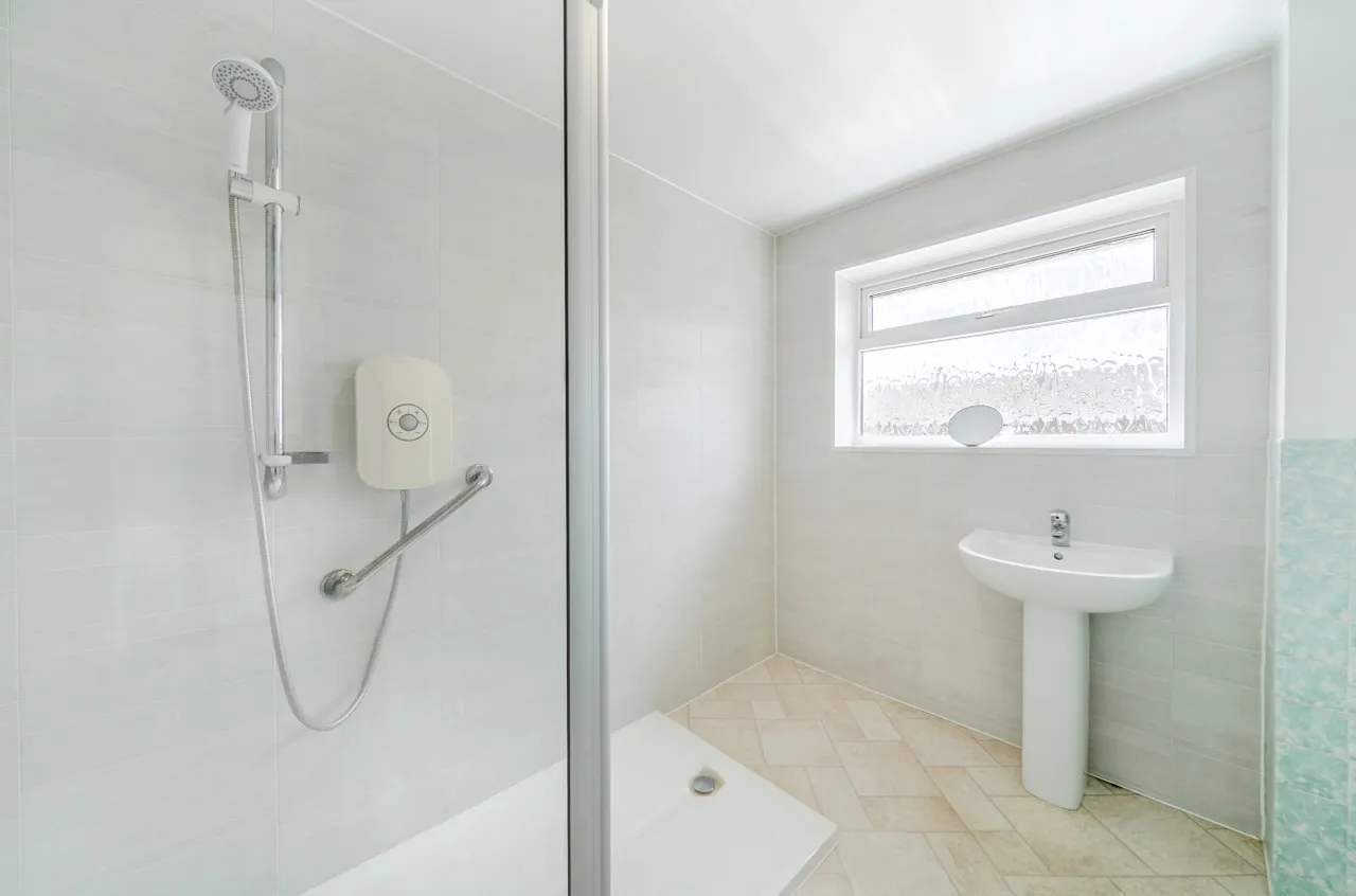 Sandy Lane, Farnborough, Hampshire, GU14 9JB, photo 8