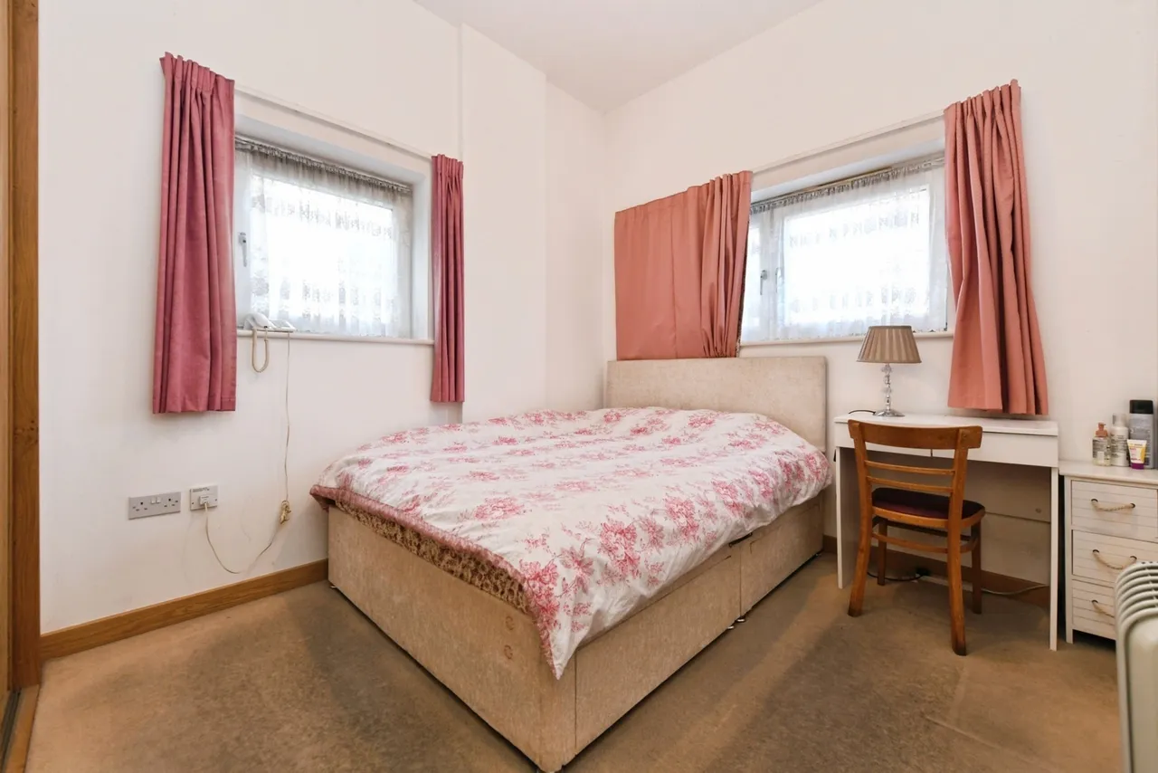 Cherrydown East, Basildon, Essex, SS16, photo 9