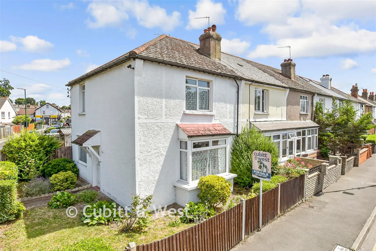 3 bed house for sale, Manor Lane, Sutton, SM1