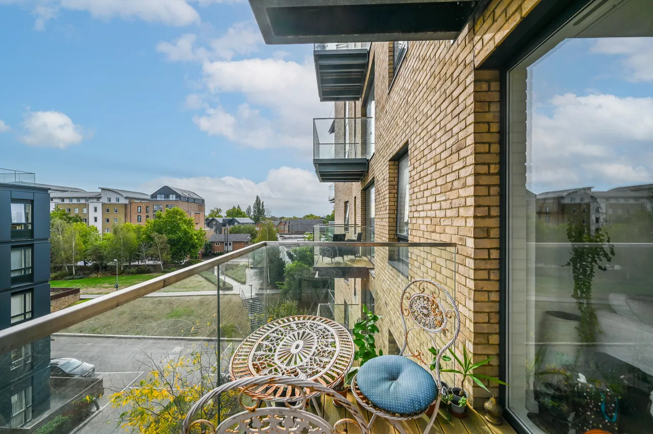 Brentford, TW8, photo 9
