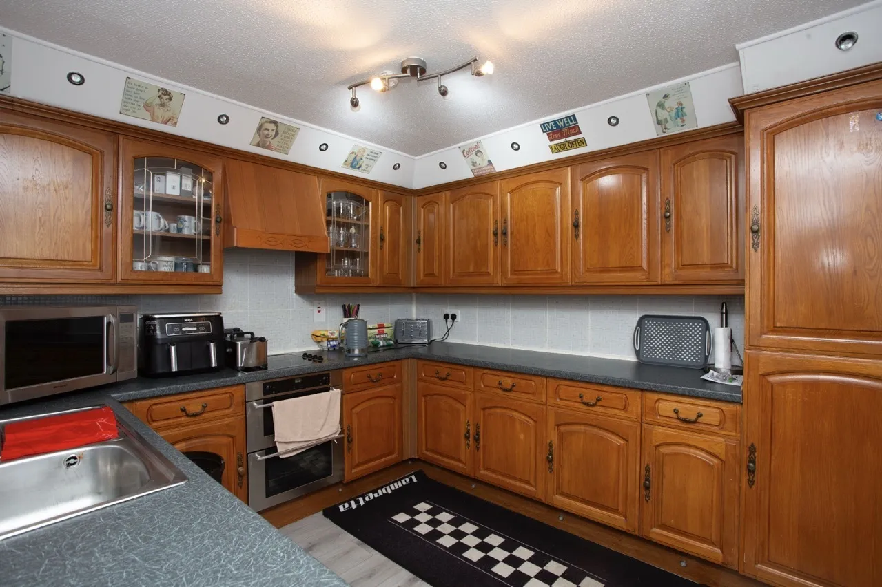 Winchester Close, Barry, photo 5