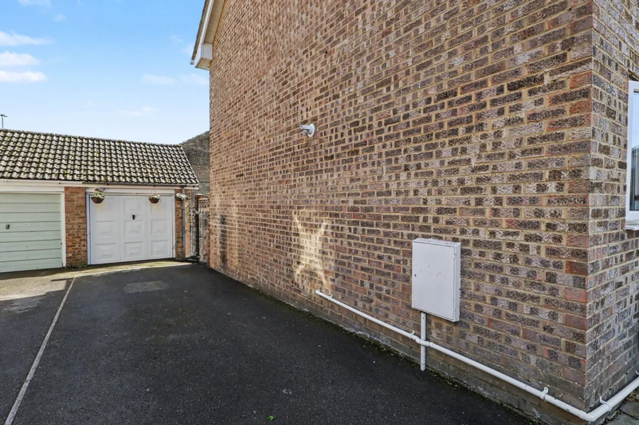 Bullfinch Close, Creekmoor, BH17, photo 14