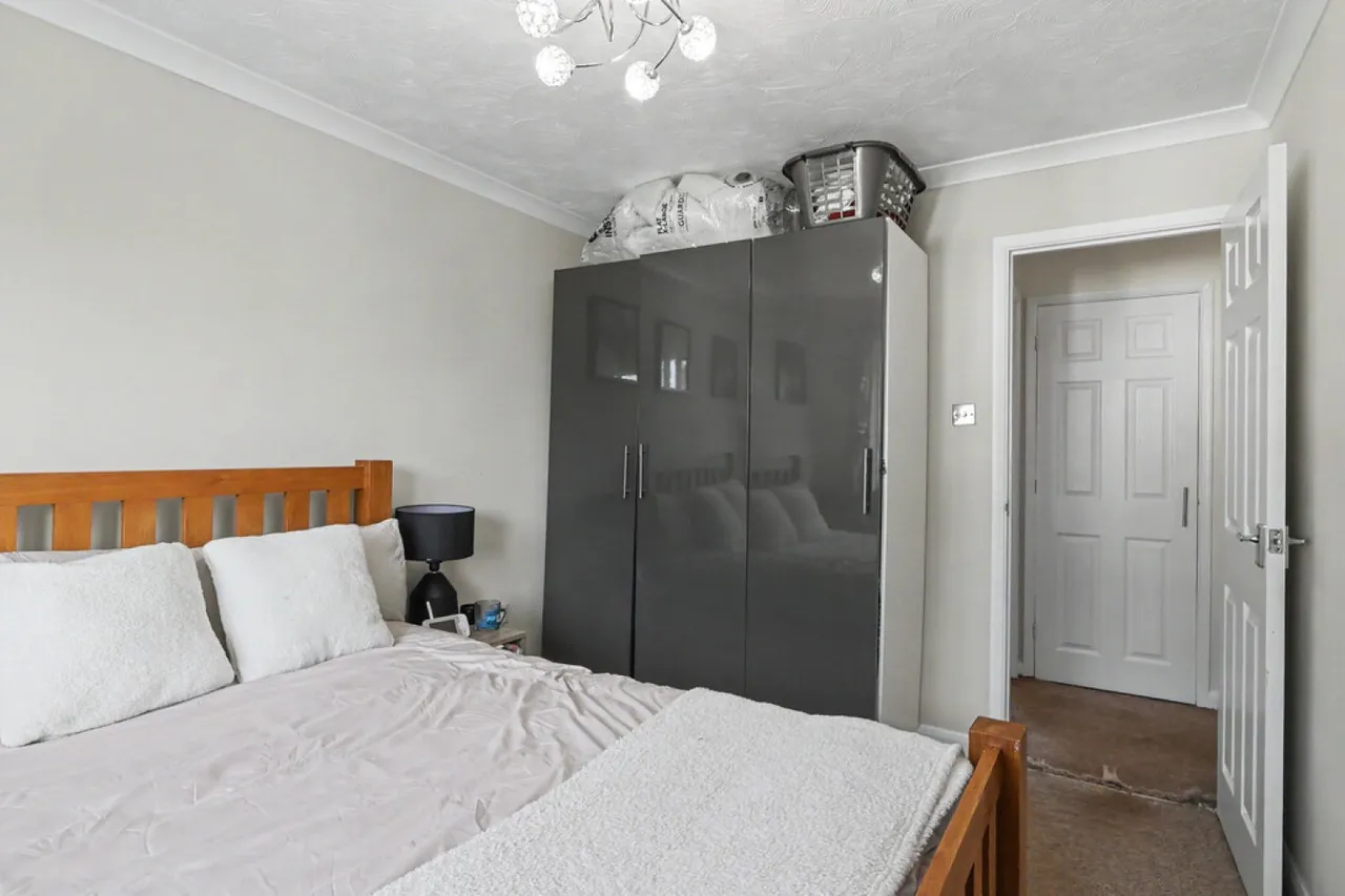 Bullfinch Close, Creekmoor, BH17, photo 9