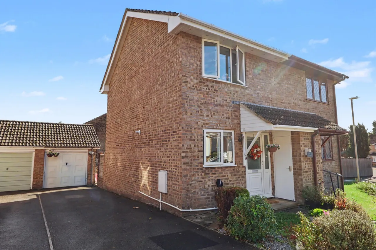 Bullfinch Close, Creekmoor, BH17, photo 18