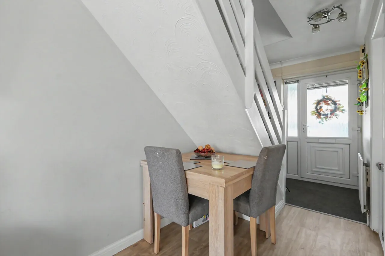 Bullfinch Close, Creekmoor, BH17, photo 5